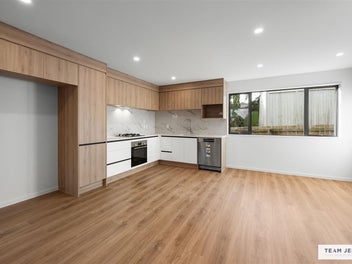 Spacious Living with 2 Ensuites - Prime Location