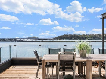 Once-in-a-Generation Waterfront Residence