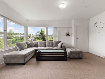 GREAT FIRST HOME, INVESTMENT, OR EASY-CARE PAD!