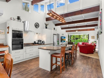 Quiet rural retreat - Practical family home