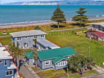 Coastal rarity with lifestyle and income