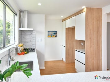 VACANT, RENOVATED & WAITING FOR YOU