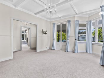 Charming 1930's Villa - Versatile Family Home