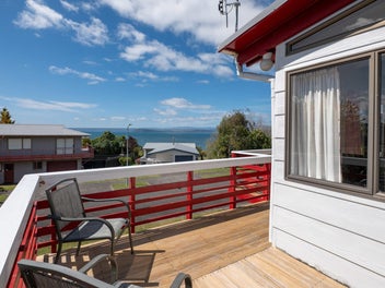 Mountain + Lake Views in Full Sun