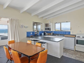 Mountain + Lake Views in Full Sun