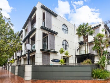 Auction This Week | Must Be Sold