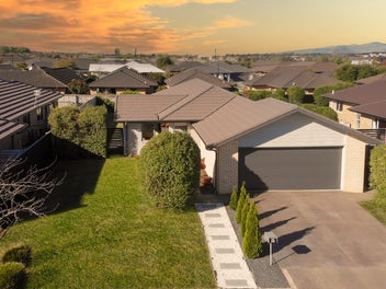 Faringdon Family Home - Vendors Moving Overseas!