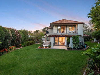 Family home with self-contained apartment