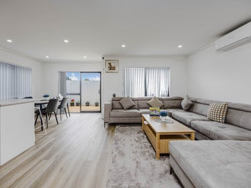 Modern Family Living in the Heart of Ranui