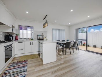 Stylish & Spacious Modern Family Living