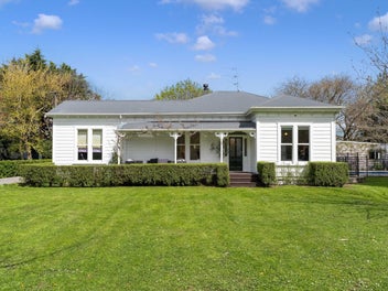 Country Living with Secondary Accommodation