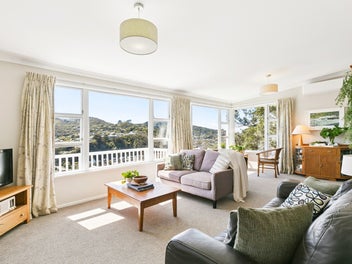 SPECTACULAR SUN & VIEWS! | BEO $875,000