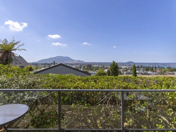 Desirable views in a great location