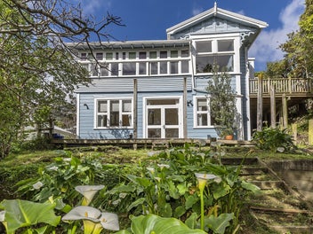 VERSATILE VILLA WITH LOVELY VIEWS