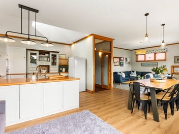 EXCEPTIONAL FAMILY HOME WITH SUN, SPACE AND VIEWS