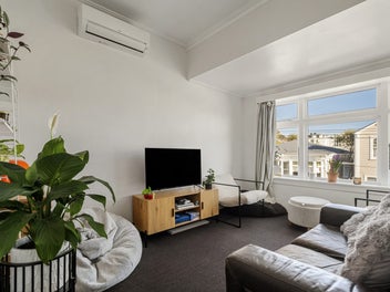 Home and Income- Nest or Invest in Central Mt Vic