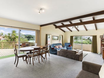 SUNNY & SPACIOUS FAMILY LIVING