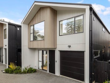 Prime DGZ Location - Luxury & Affordable