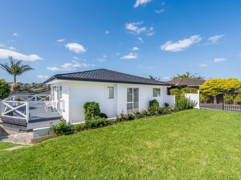 Stylish and Charming with views