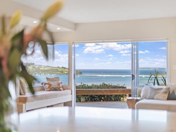 Matakana Retreat by the Sea