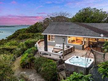 Omaha views - priced to sell!