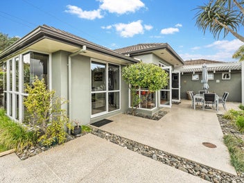 BRICK CONSTRUCTION & WATER VIEWS
