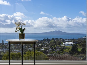 Stunning Sea Views! 230sqm Home in Rangi Zone