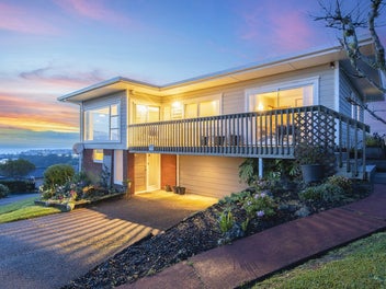 Stunning Sea Views! 230sqm Home in Rangi Zone