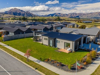 Modern. Sunny. Ready to Sell.