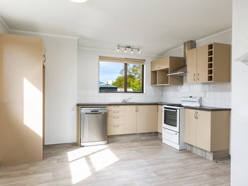 Ideal entry home, tidy, vacant and ready now
