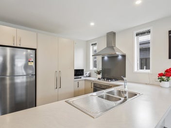 Low Maintenance Living in Sought After Beachgrove