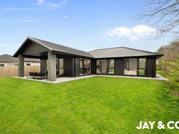 SHARP ASKING! MUST SELL!