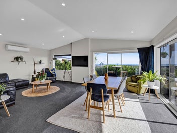 Unrivalled Panoramic Coastal Elegance