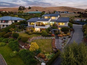 Huge Home And Opportunity Awaits!
