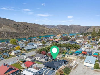 Modern Comfort in the Heart of Cromwell