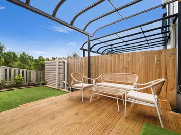 Modern Townhouse with Reserve Outlook..