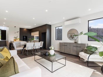 Single Level Premium Living in Arahill