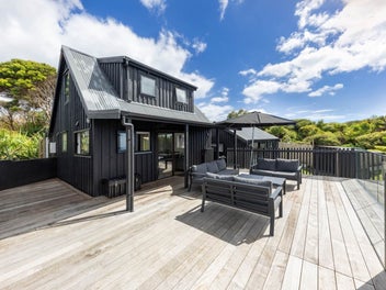 STUNNING SUNNY VIEWS AND RARE REAR LAWN