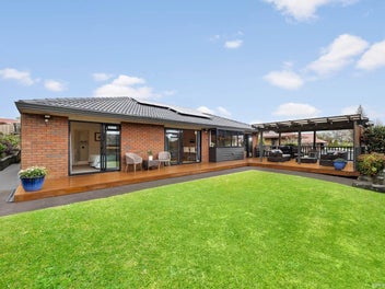SOLID FAMILY HOME – SPACIOUS INTERIOR & SECTION