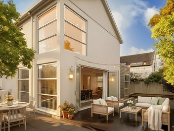 Enormous Living For a Townhouse