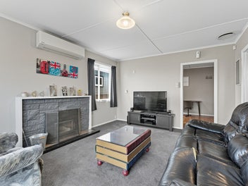 Family Haven Monrad Park a stroll away