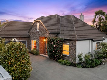 Absolutely Fabulous Residence - 10 Orchard Lane