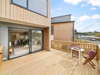 Contemporary Two-Bedroom Townhouses