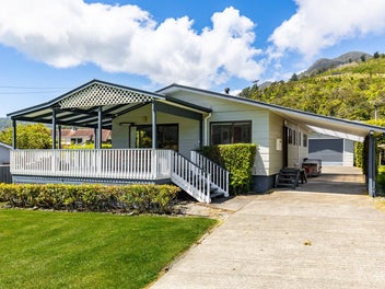 Okiwi Bay Memory Maker