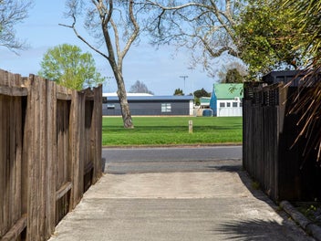 Affordable Parkside Darling.