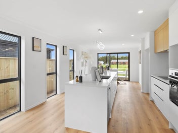 Modern Spacious Home with Big Backyard