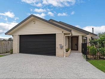 Single Level Living on the Water's Edge!