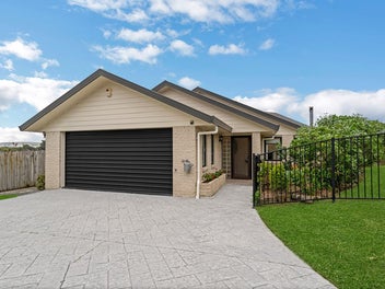 Single Level, Brick & Tile on the Water's Edge!