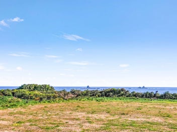 Big on Views, Space & Lifestyle Appeal