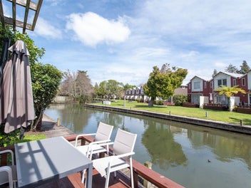 Easy-care living with upside